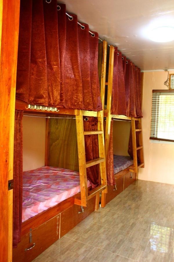 B&R Hostel Nagtabon Bacungan Esterno foto